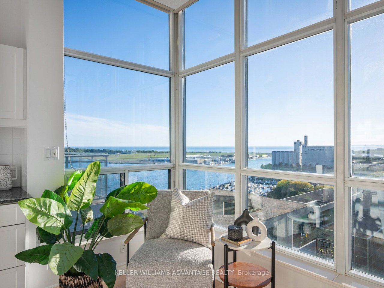 PENTHOUSE ESCAPE IN THE TOWN