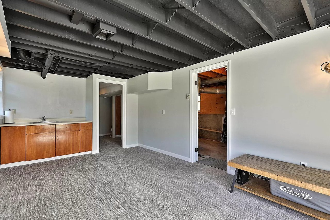 Adorable Split-Level Ludlow Ranch