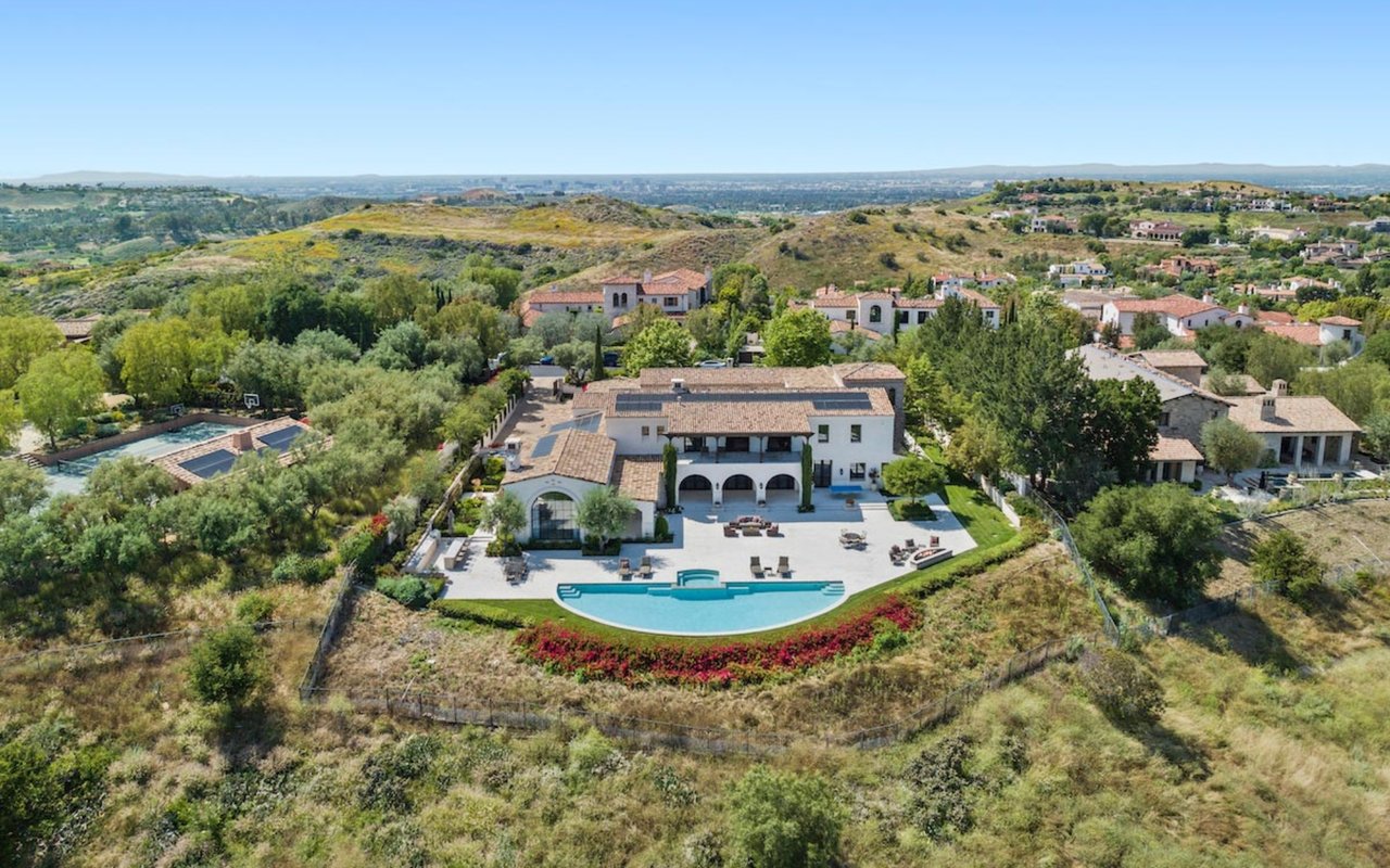 Sold Custom Home at 40 Echo Glen on Prized Parcel of Land in Shady Canyon Irvine California