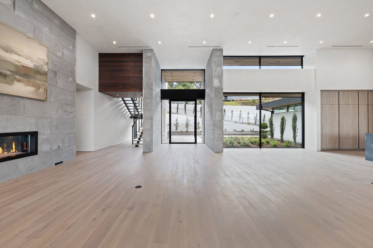 4909 Honey Daisy Way