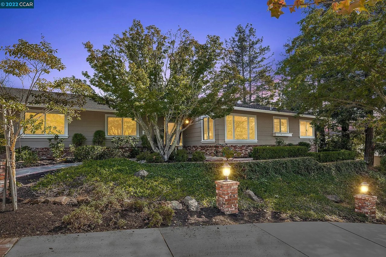 360 Merrilee Pl