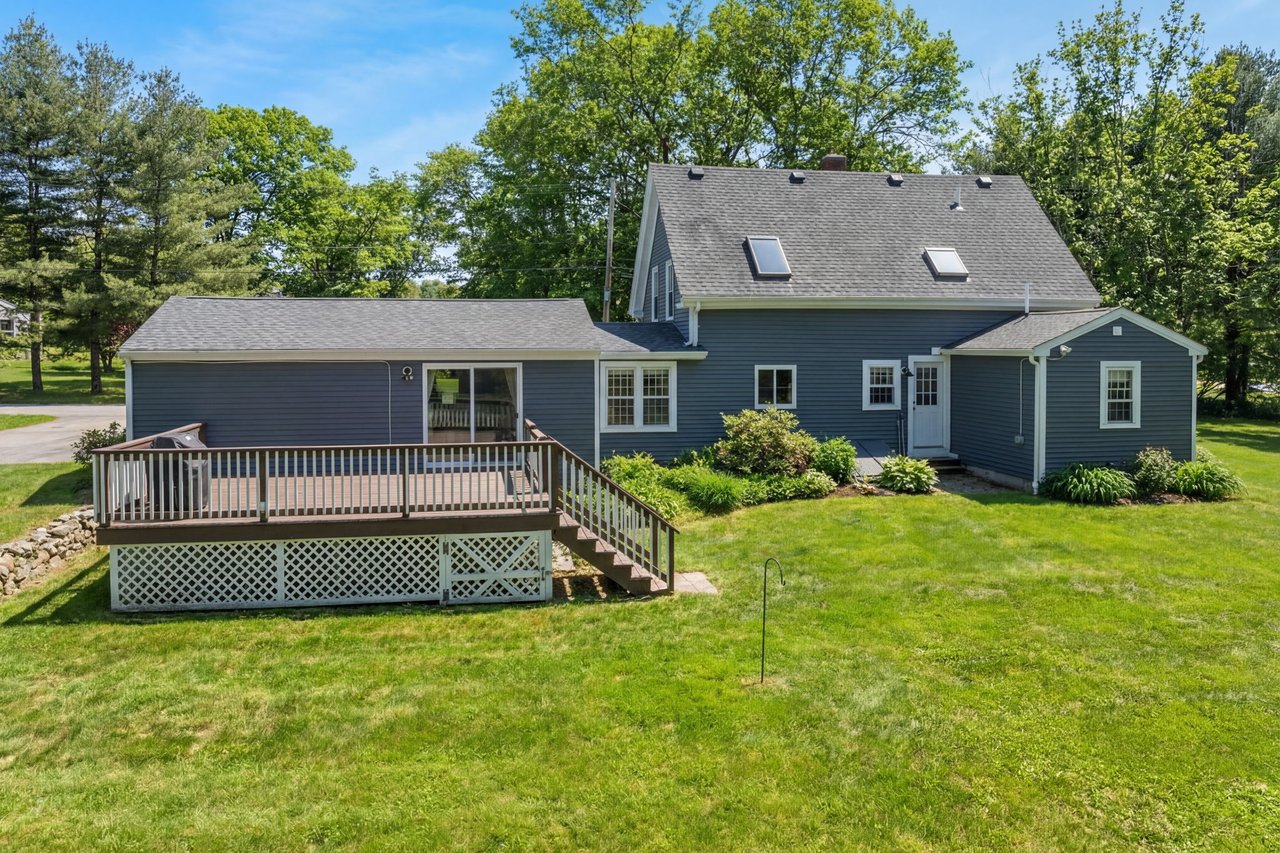 Adorable Farmhouse Right Off Route 3 in Hanover 
