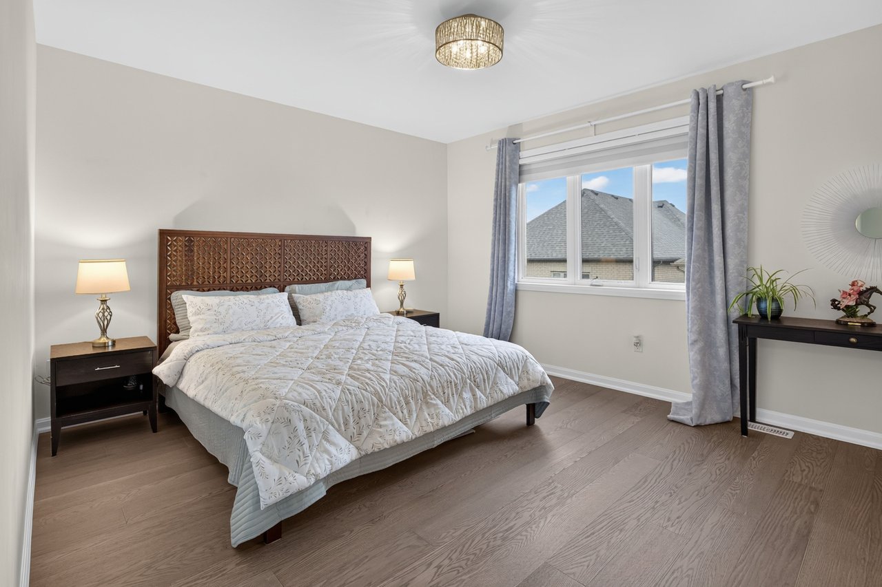 3364 Vernon Powell Drive, Oakville