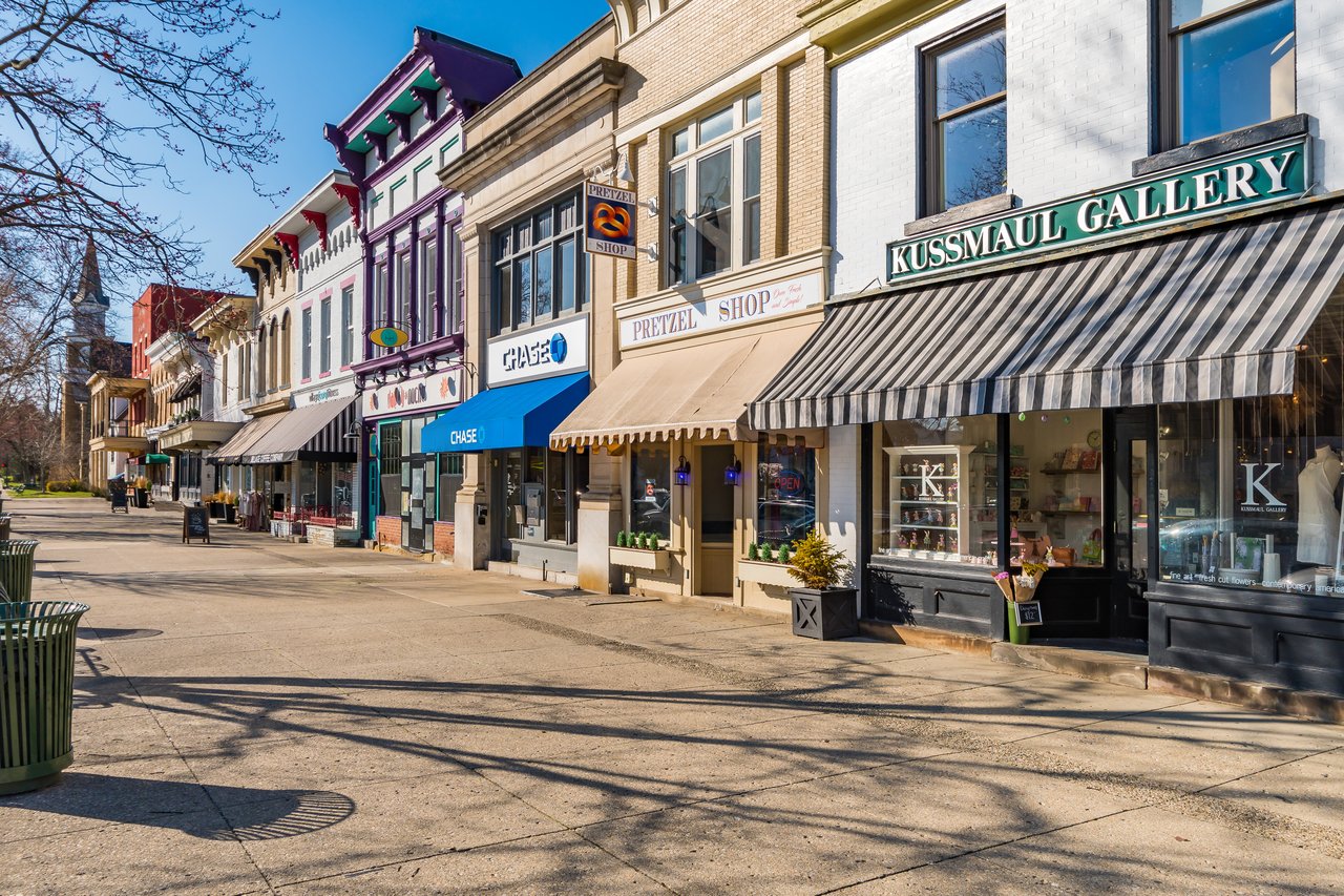 Shops and historic storefronts along Broadway in downtown Granville, Ohio