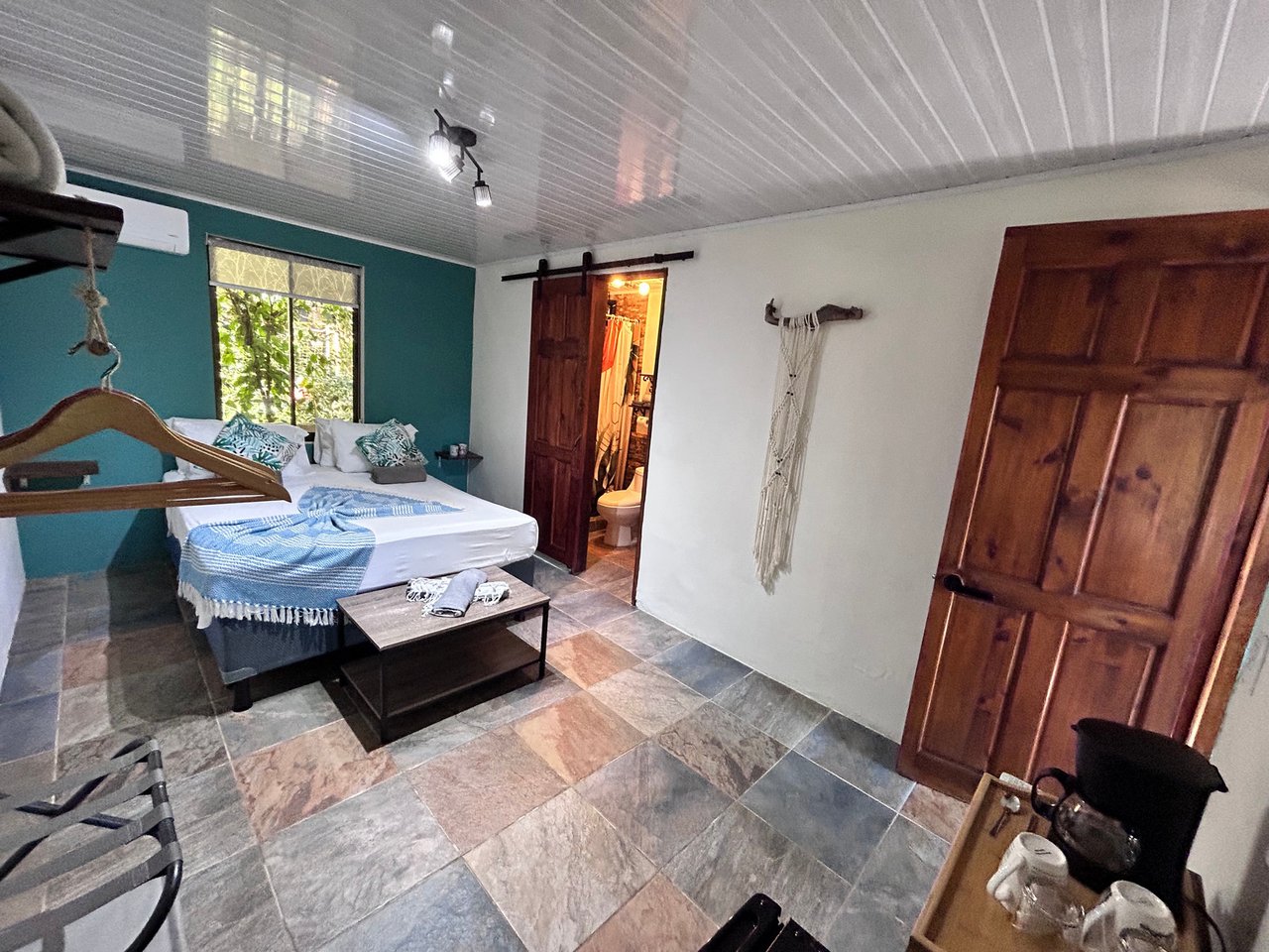0.23 ACRES – Multi-Business Property In The Heart Of Dominical – Restaurant, 4 Cabins & Commercial Rental!!!!