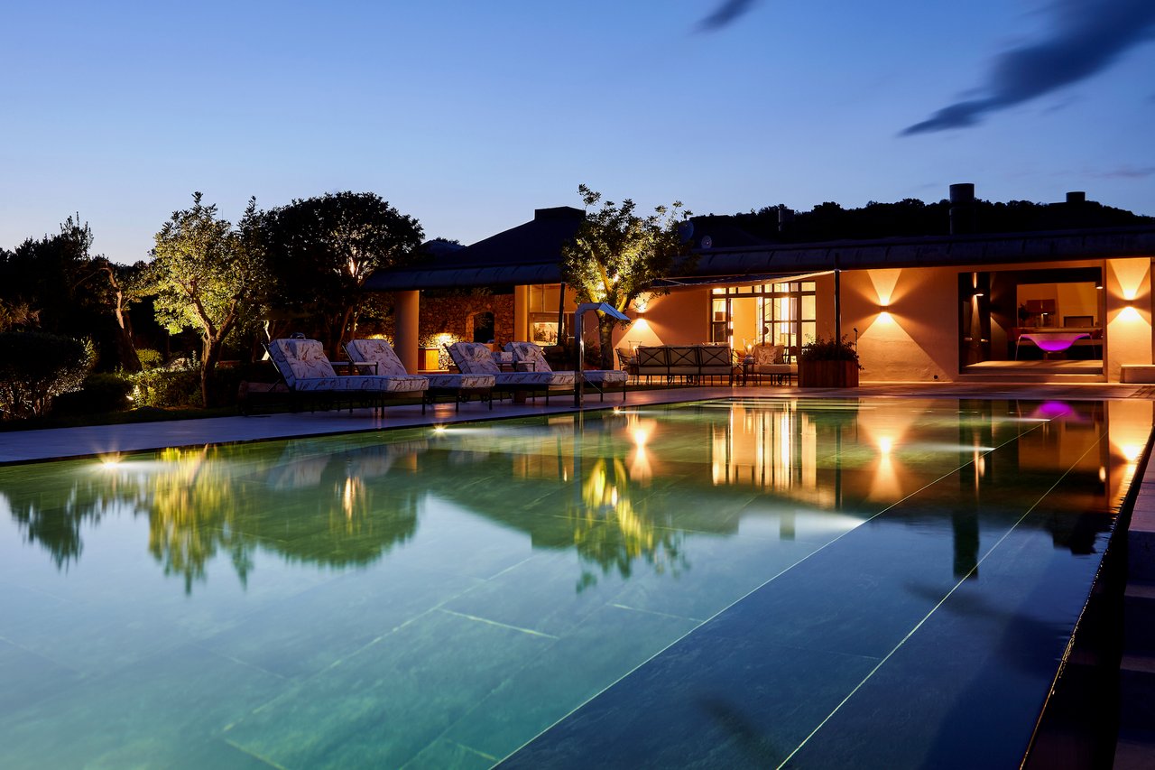 Breathtaking Beachfront Vacation Villa