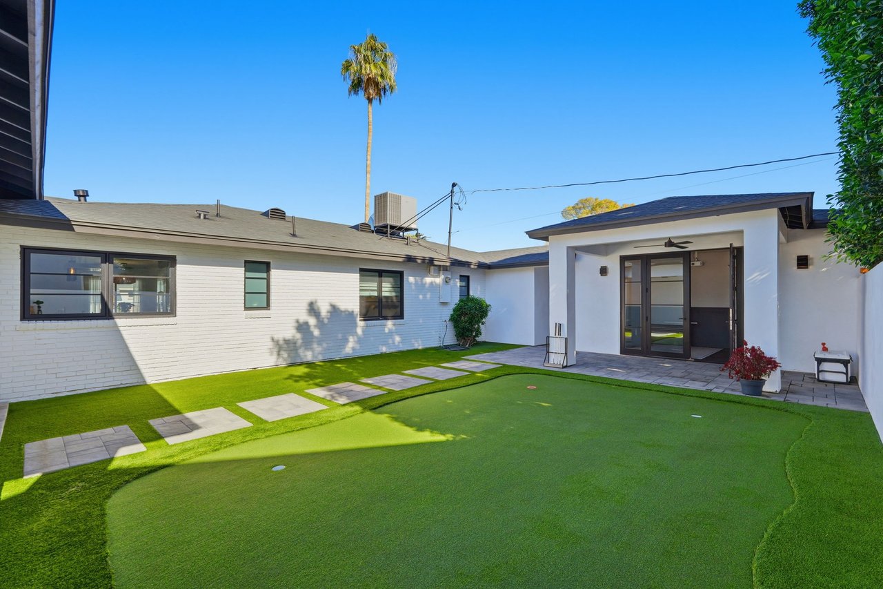 3901 E WELDON Avenue