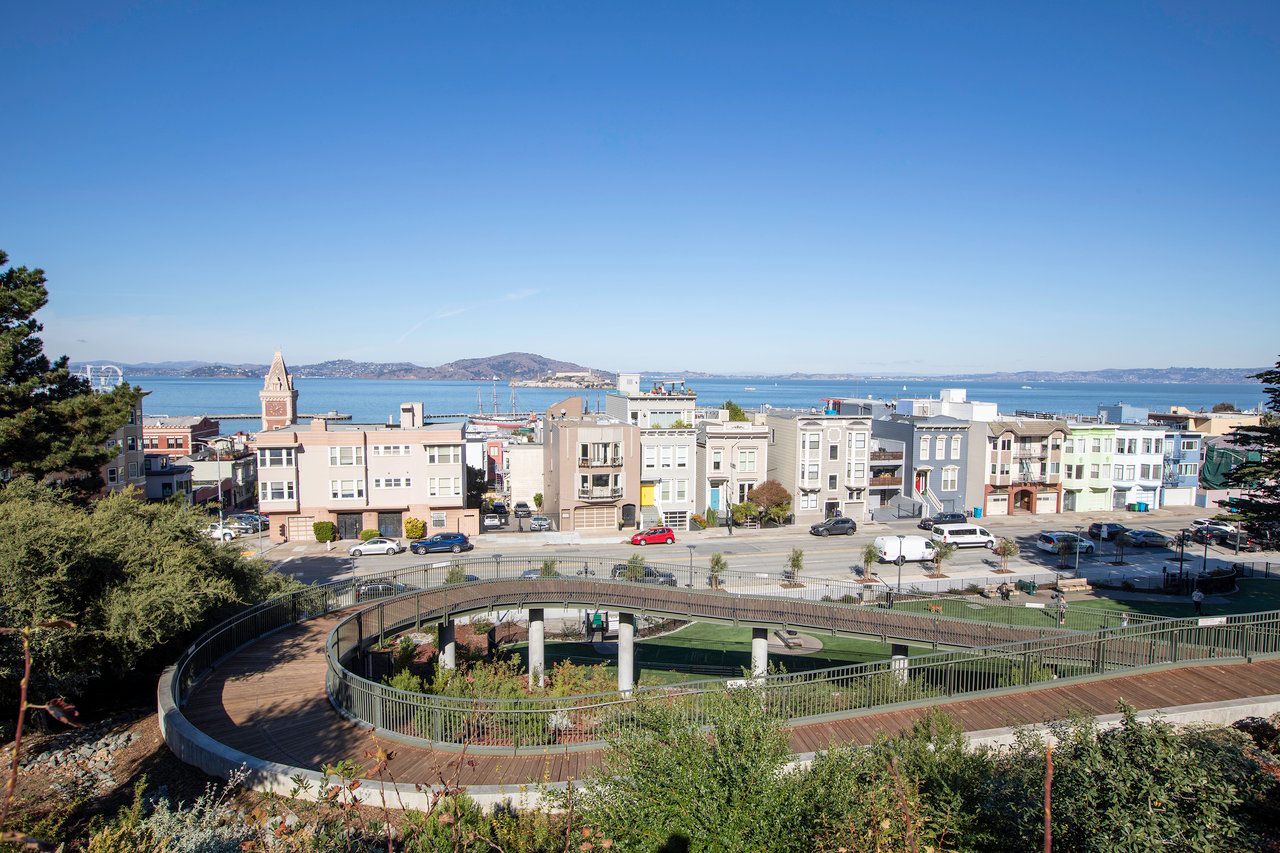 Russian Hill One-Bedroom North Bay Views