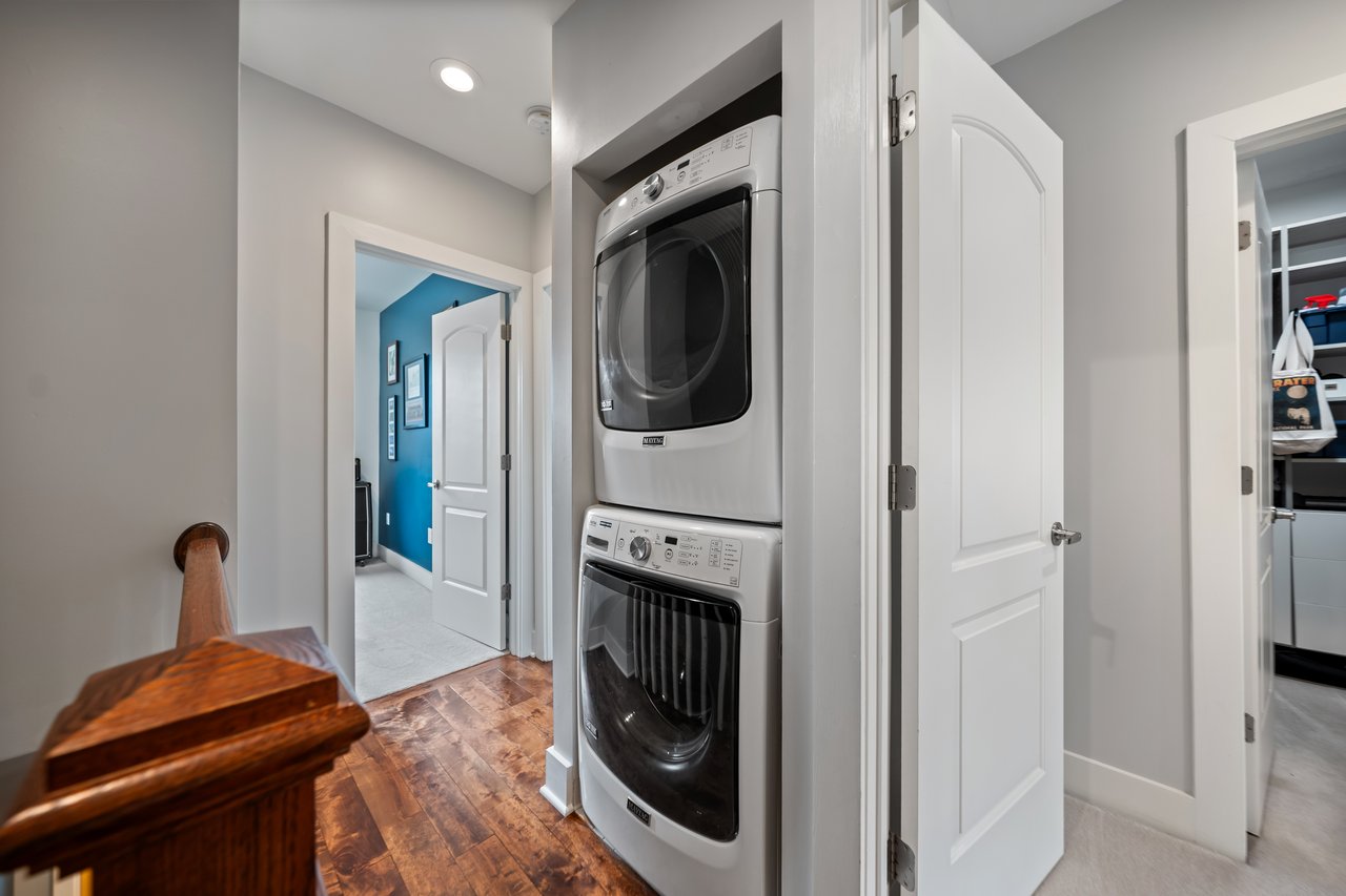 613 Longfellow St NW