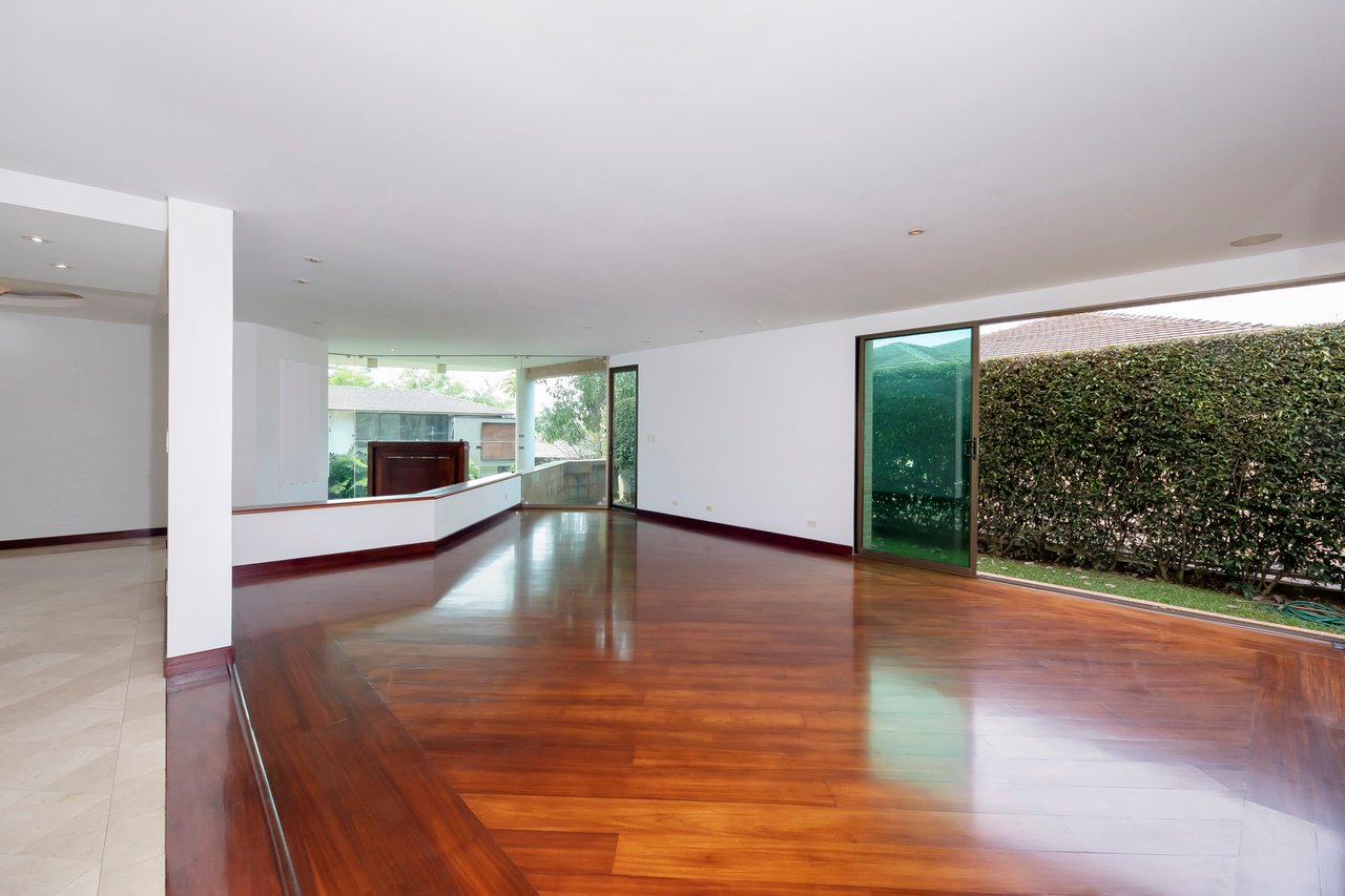 Terrace View Colonial Home, Escazu, San Jose