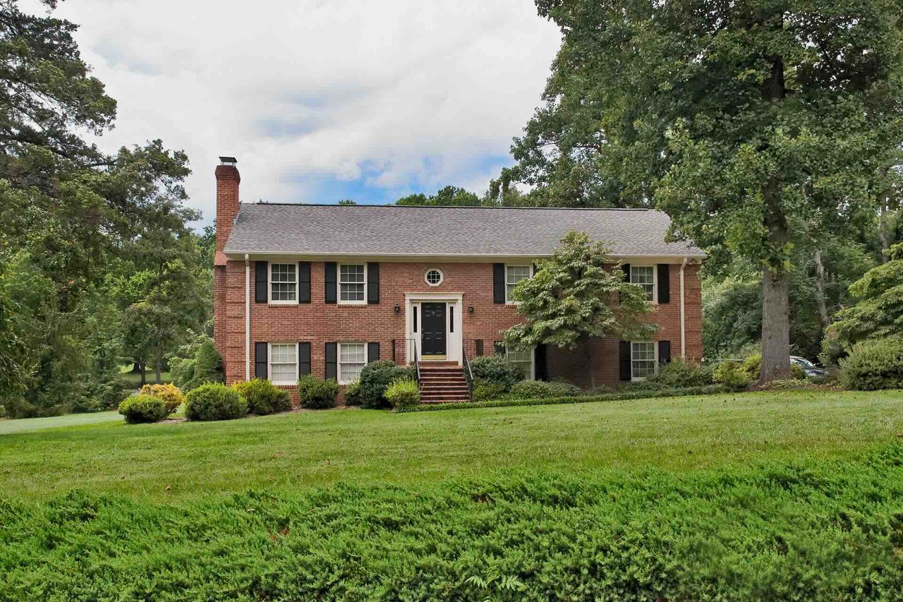 Marshall Manor