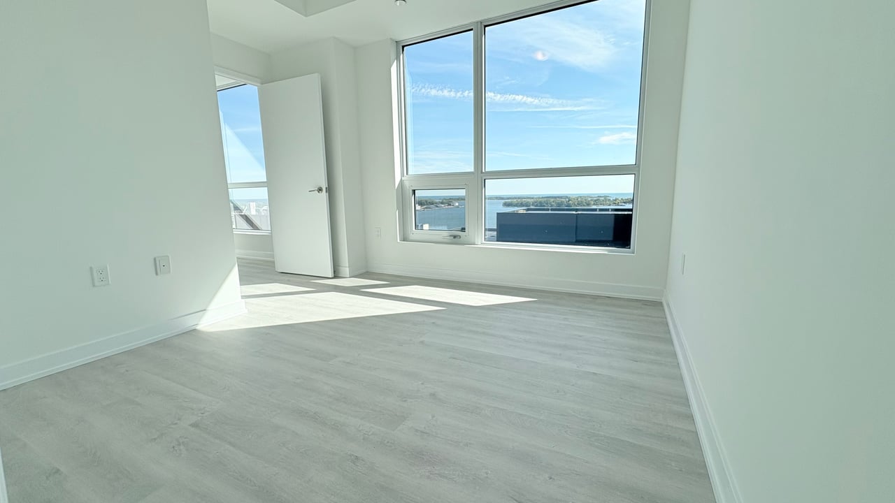 15 Richardson Street Unit: 1906