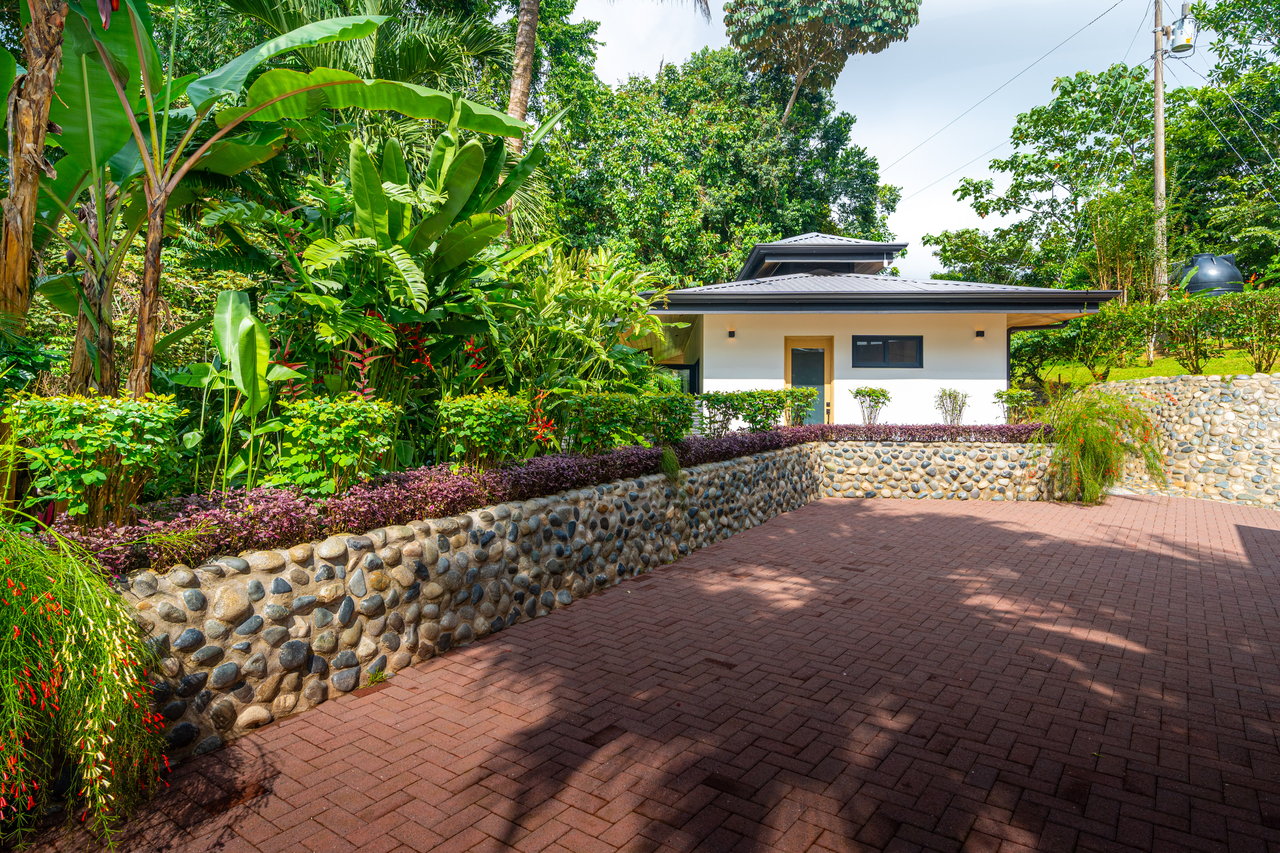 Casa Otra Vida – A Private Jungle Retreat with Ocean Views & Off-Grid Luxury