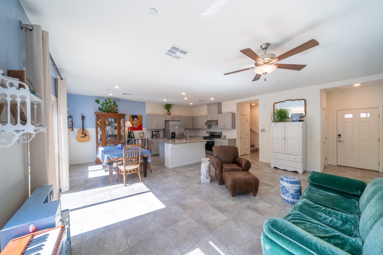 10983 Cambridge Lakes Ave