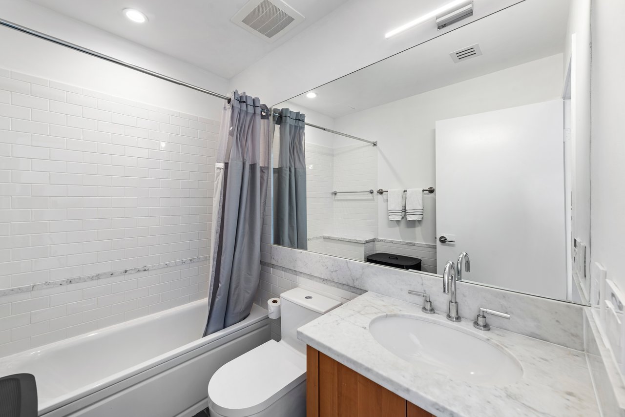 Aqua Gorlin Residence 703