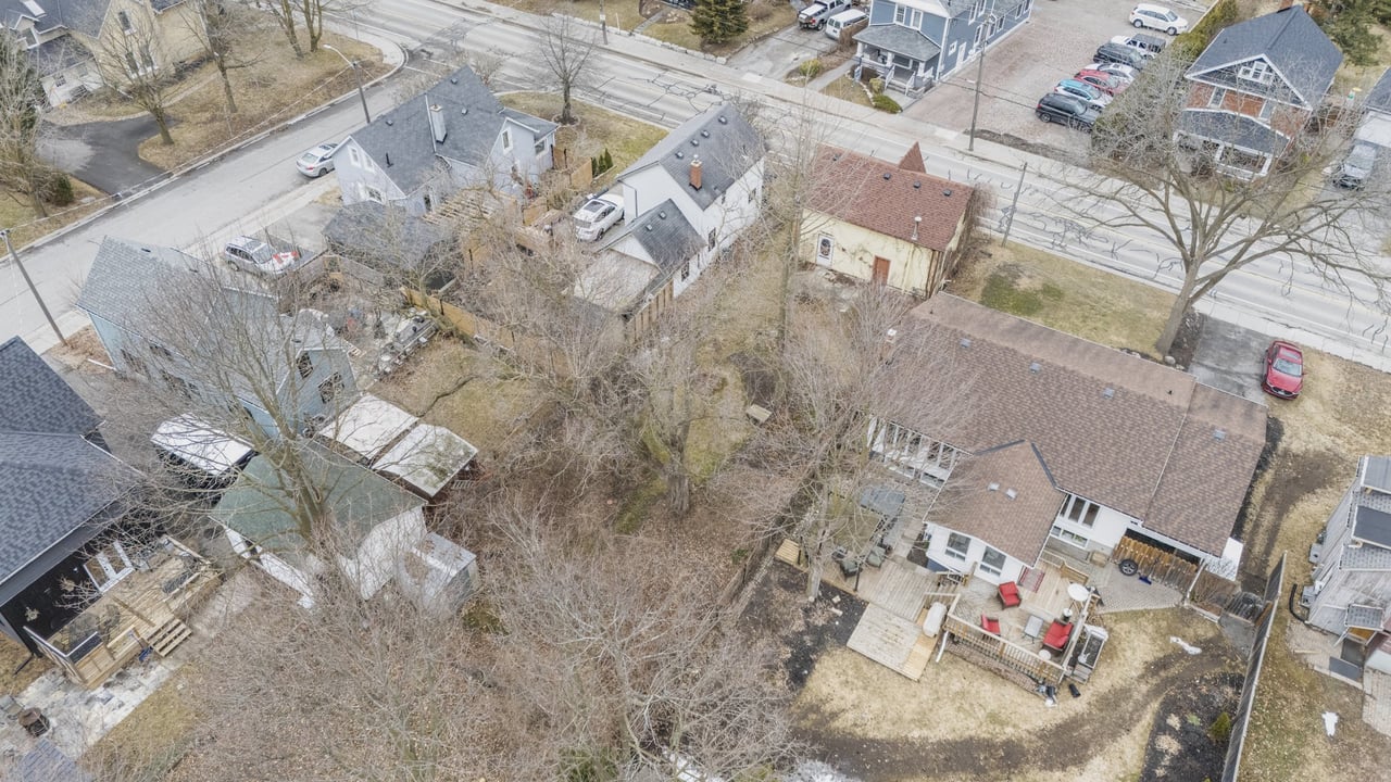 410 Eagle Street, Newmarket, ON L3Y 1K6