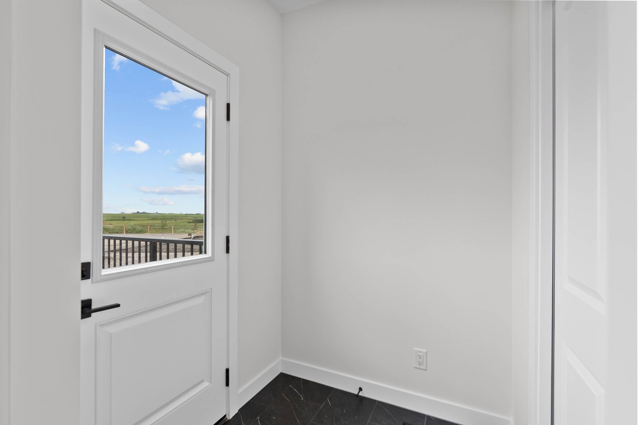 175 Belvedere Crescent SE