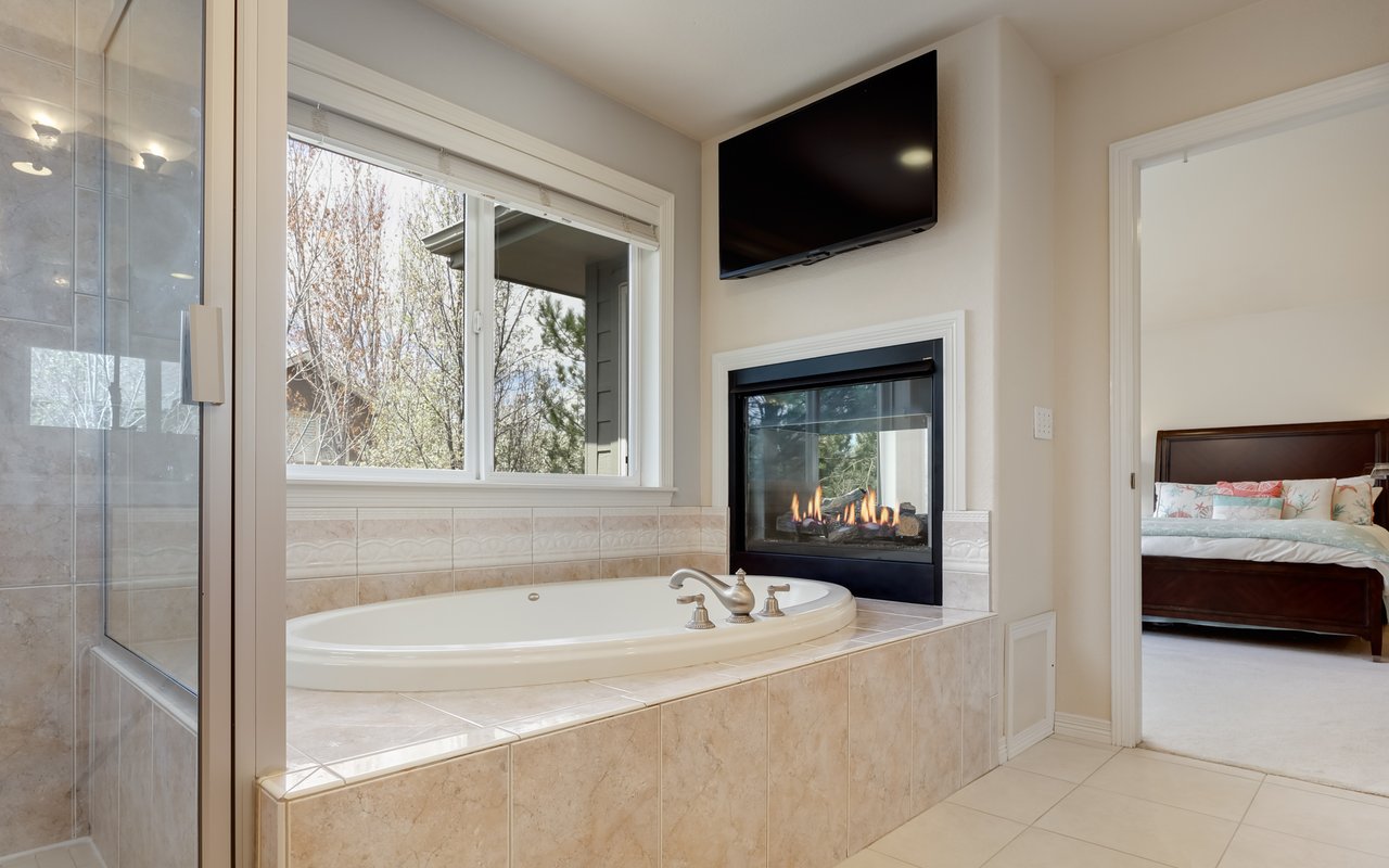 4027 Guadeloupe Street