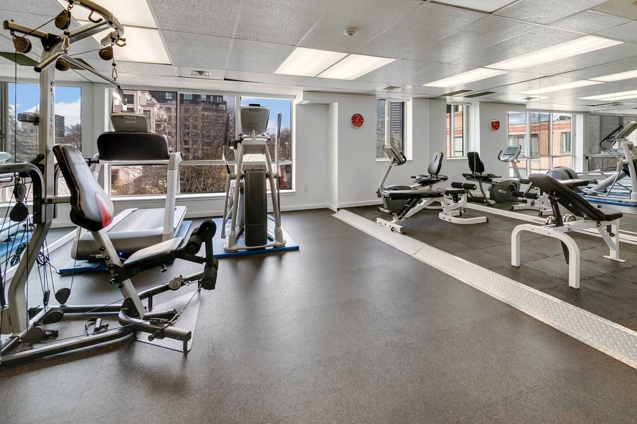 225 Davenport Rd #313