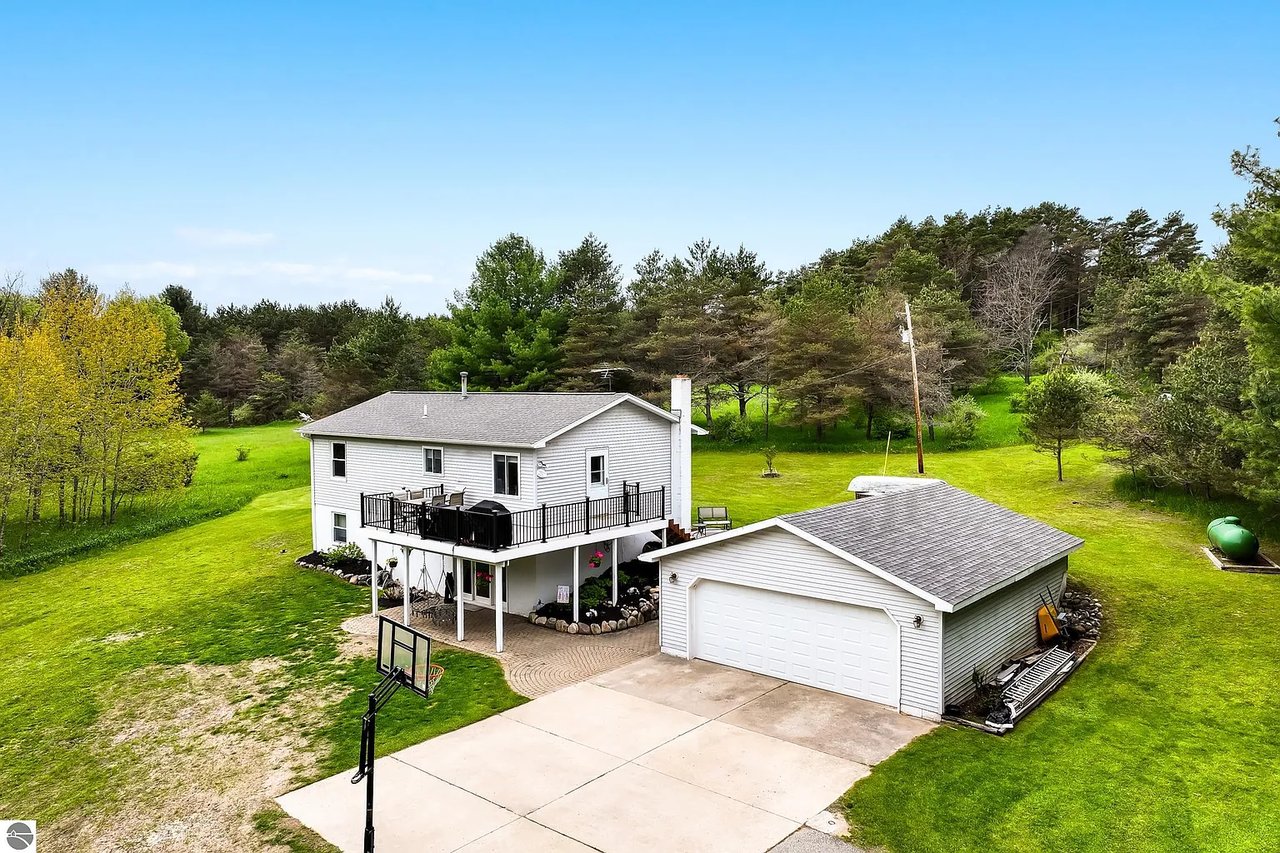 4700 Clam Lake Drive