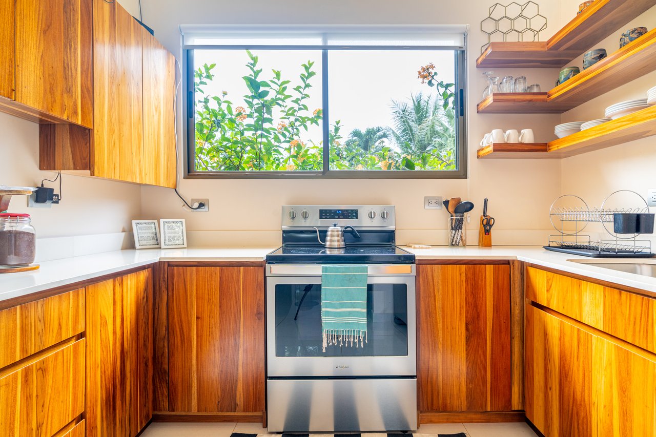 Bali Style Beach House with 2 Bedroom Casita