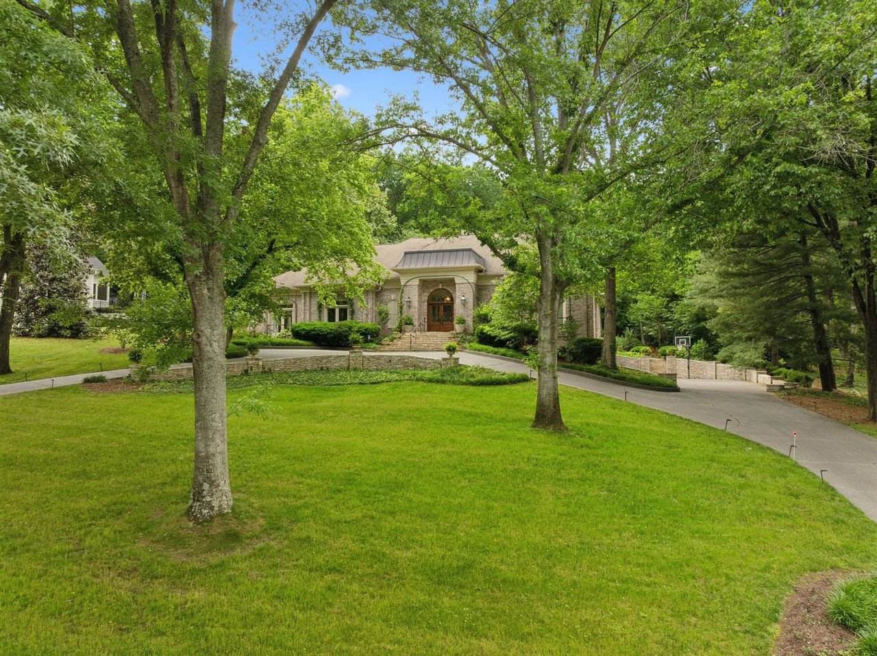 915 Calloway Dr