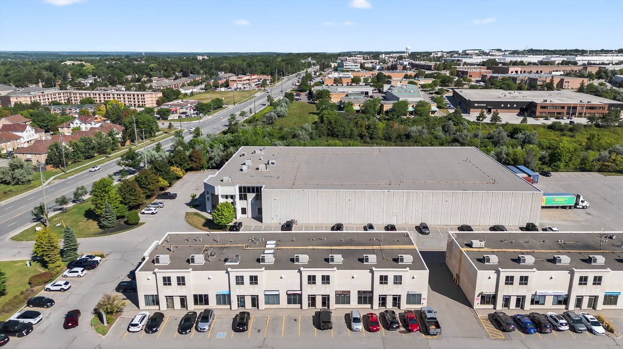 5 - 16945 Leslie St, Newmarket