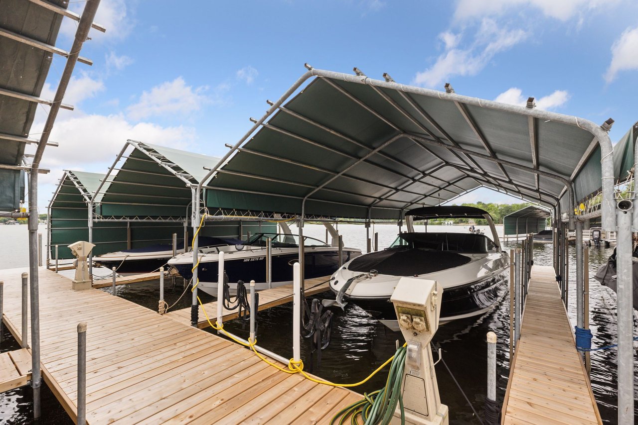 405 Carpenters Point, Wayzata