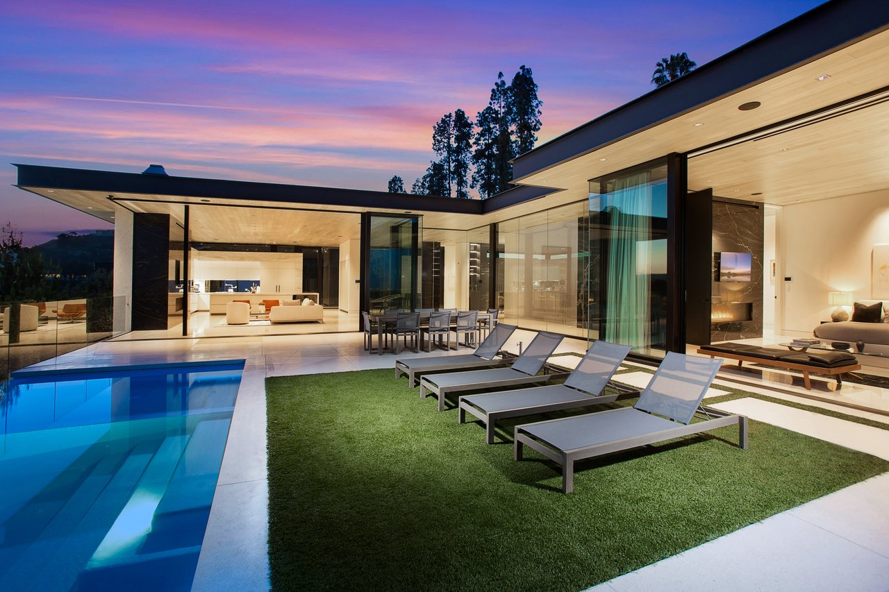 1536 Blue Jay Way