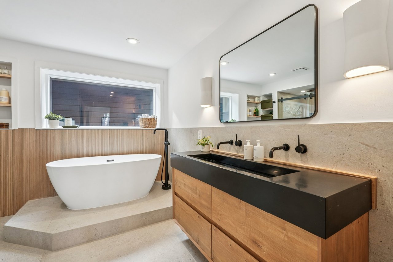 Cornwall Contemporary Wooded Retreat