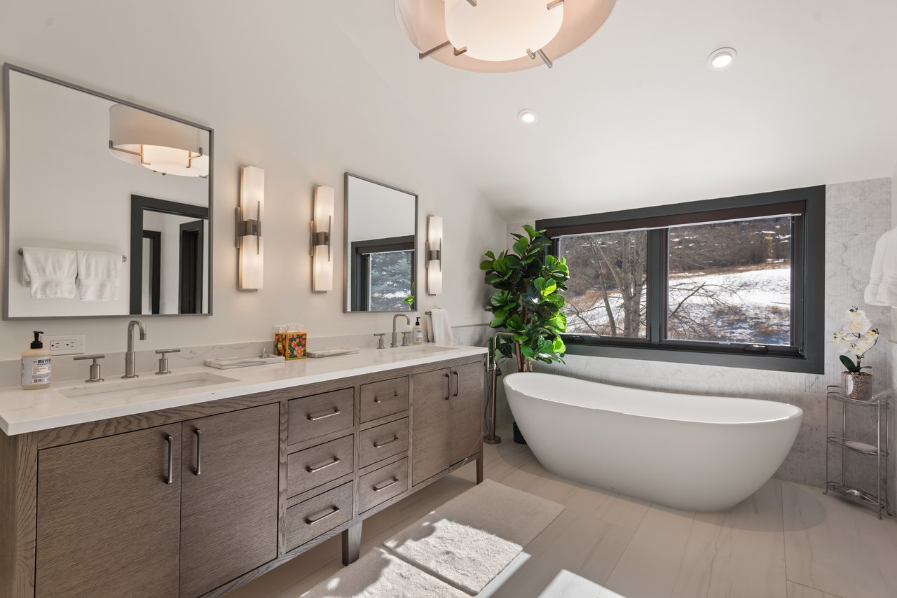 Renovated Snowmass Retreat with Panoramic Ski Area Views