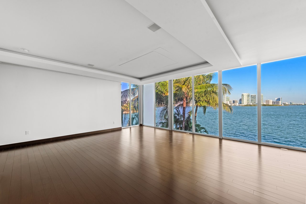 Mansion on N Venetian Way