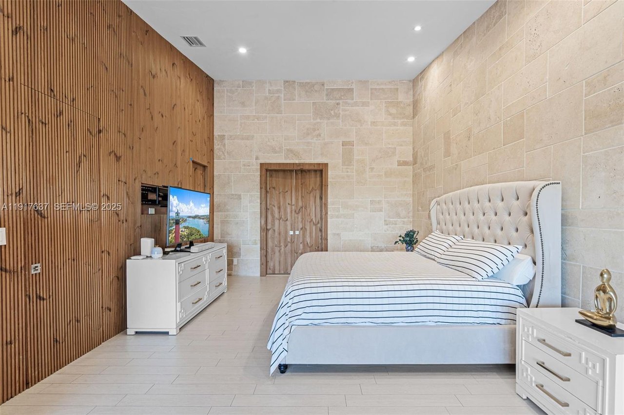 New To The Market: 16124 Paradise Point Dr #6124, Palmetto Bay, FL | Townhome in Luxurious Paradise Point for Sale
