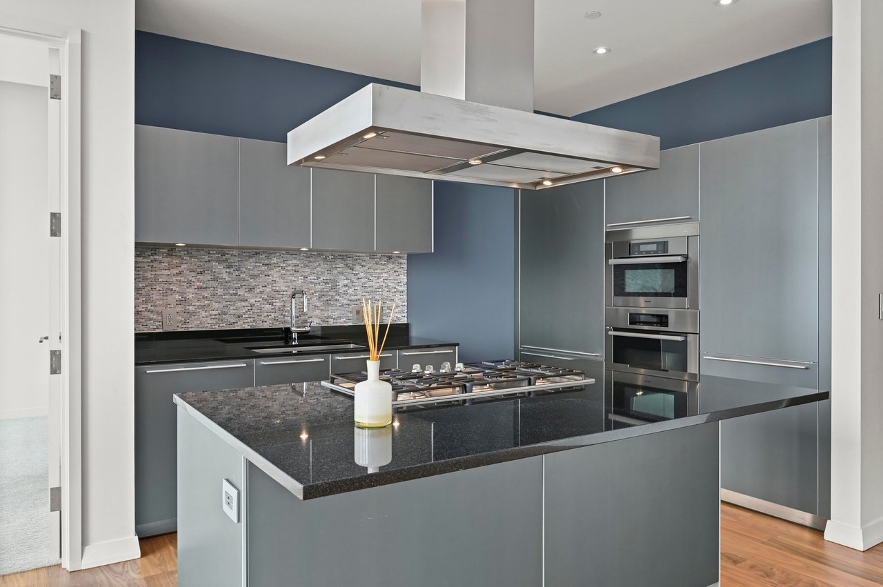 210 Lavaca St#2011