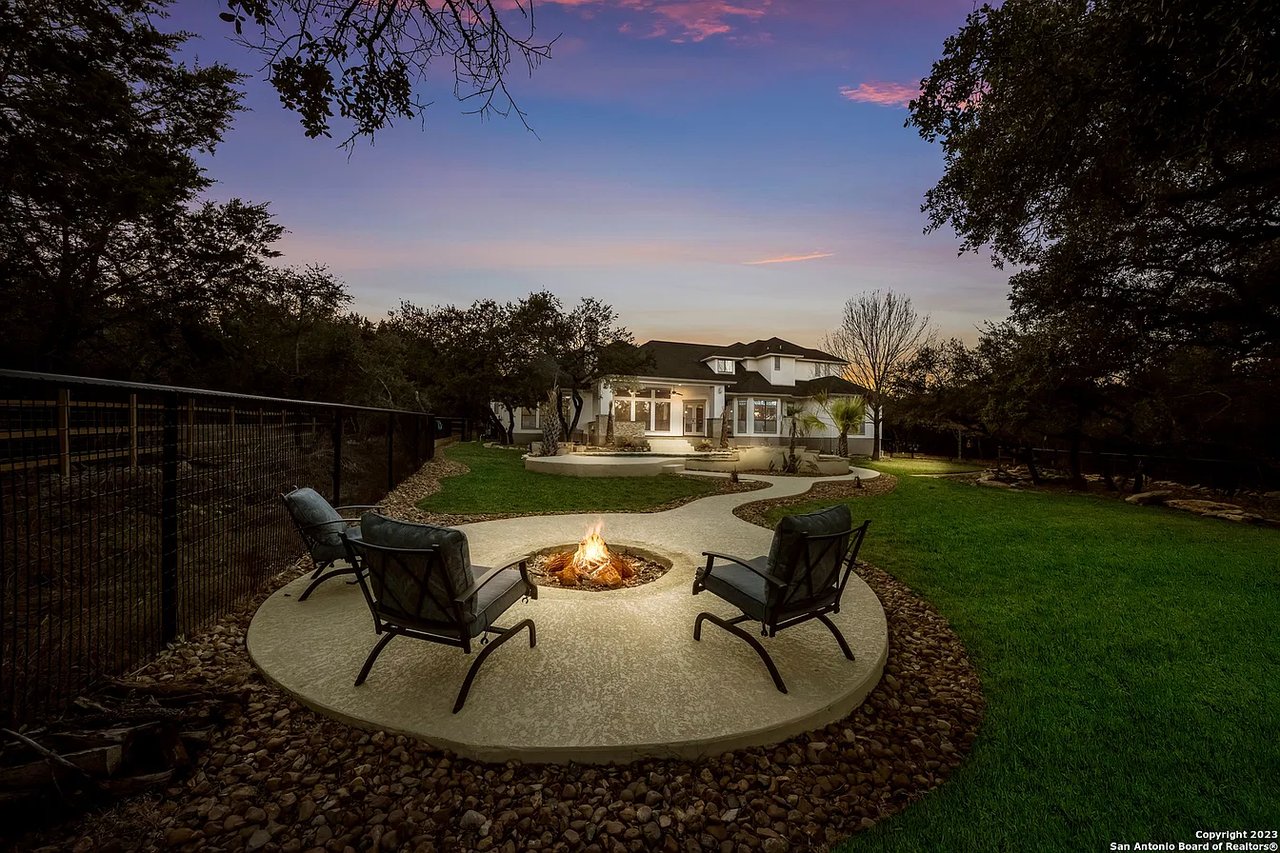 1449 River Way