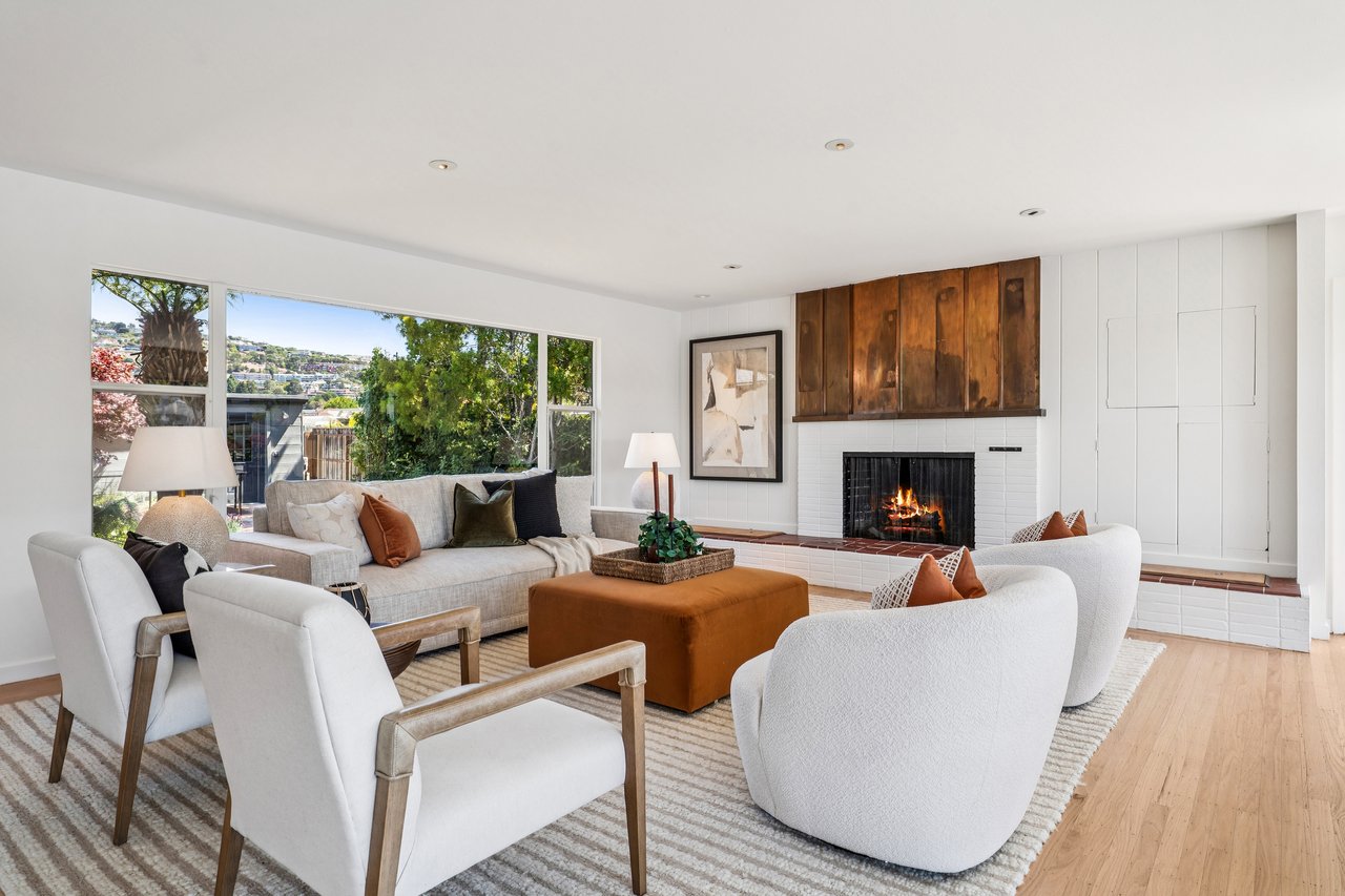 Single Level Living on the Belvedere Lagoon
