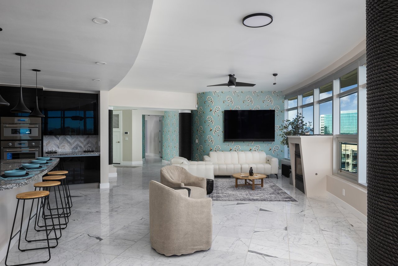 140 E RIO SALADO Parkway 1103