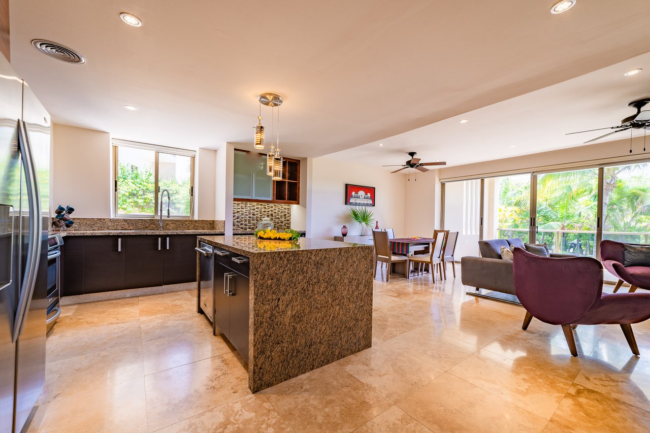 3 Bedroom, Condo, COSMO 8A-1
