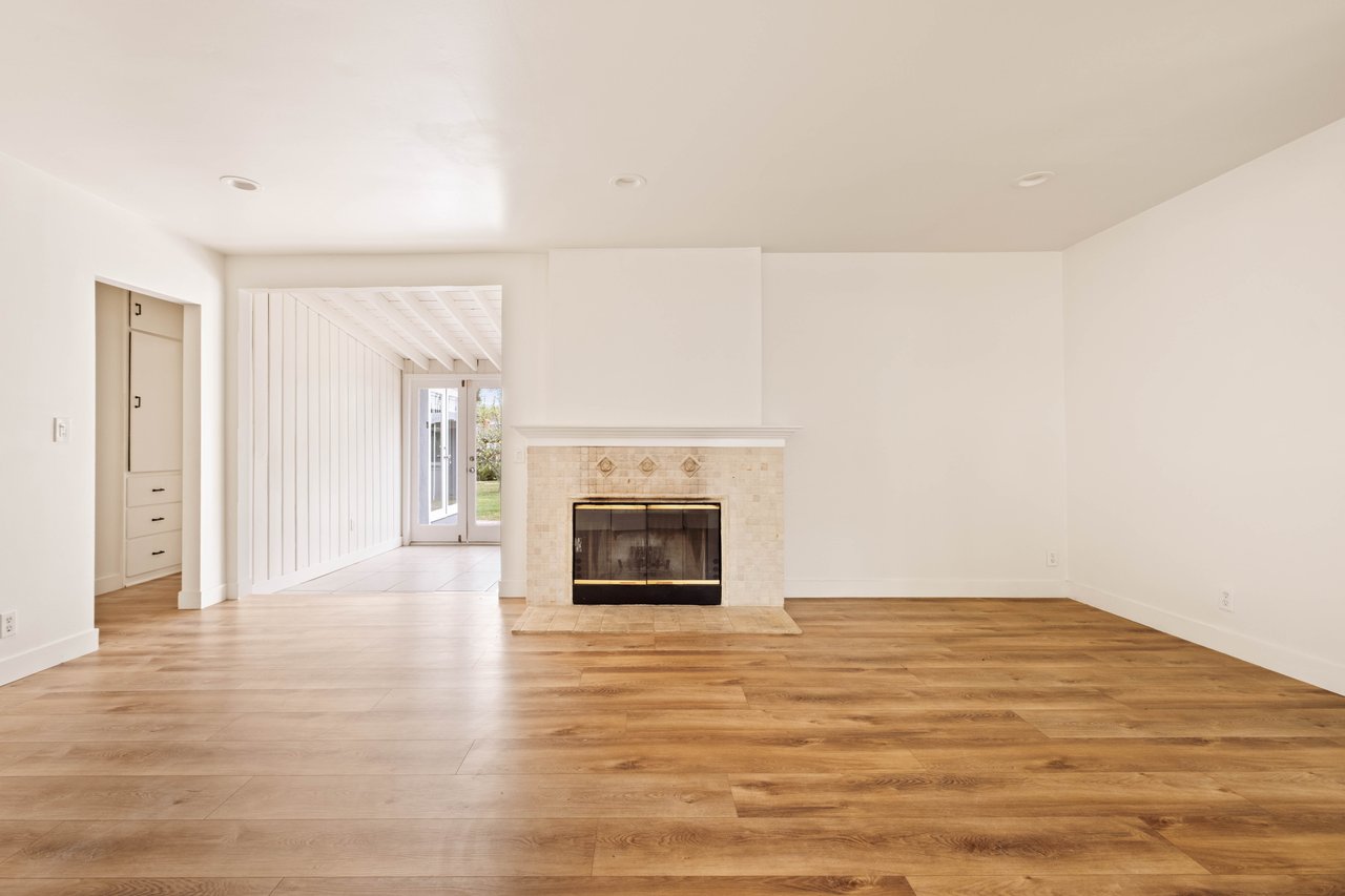 23153 Canzonet St, Woodland Hills