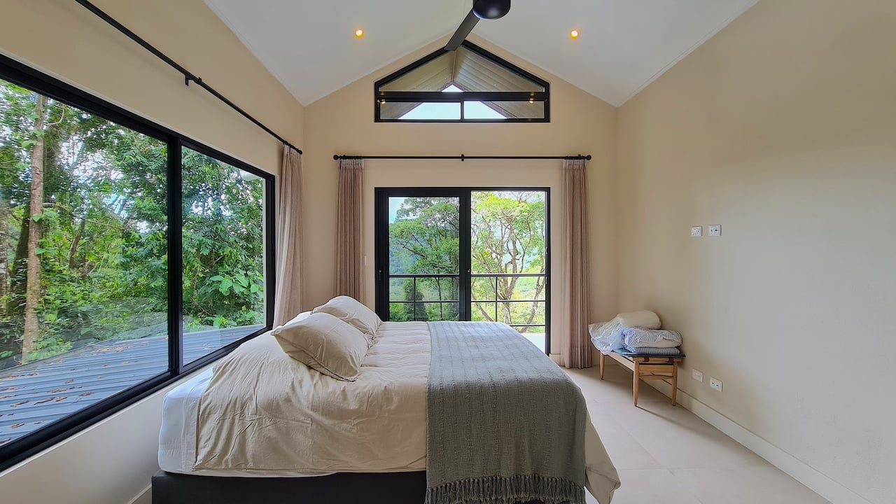 4 Bedroom luxury ocean view home in a Gated Cummunity