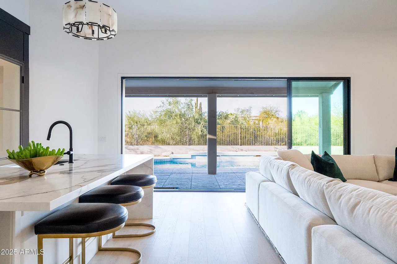 9238 E PALM TREE Drive, Scottsdale