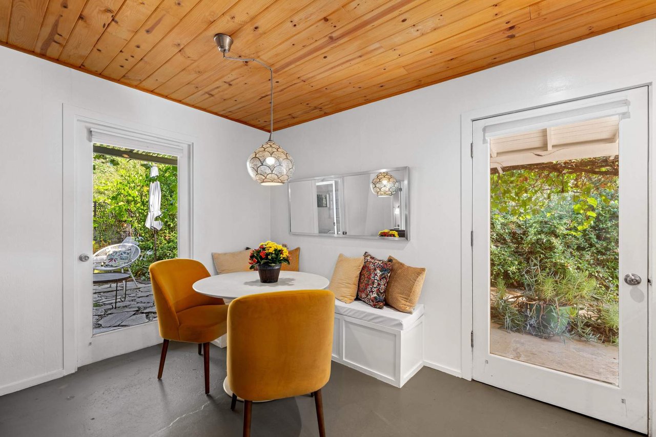1518 Valley Drive, Topanga