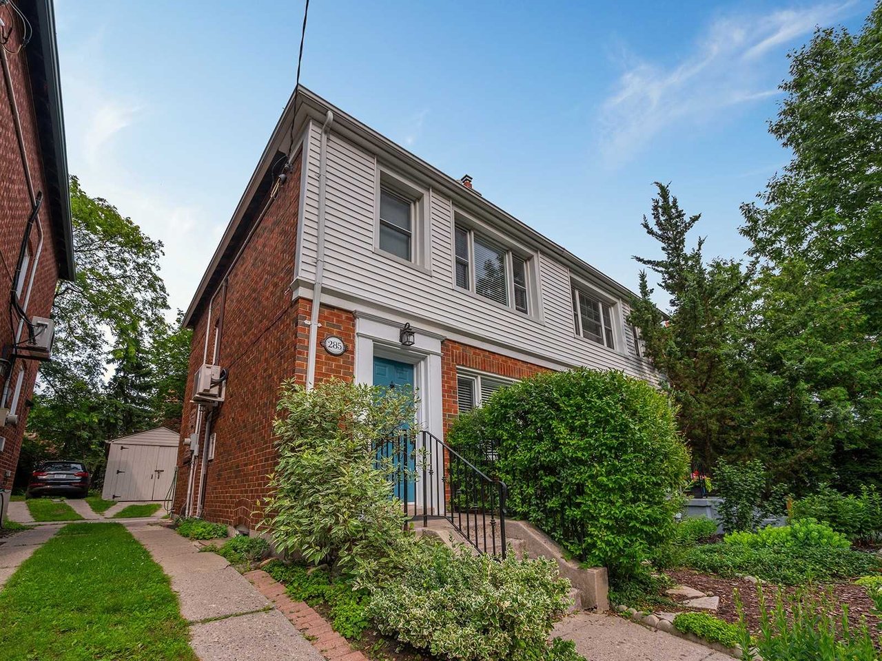 285 Lee Ave