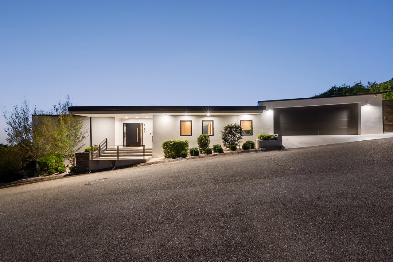 1235 N Kenter Ave, Brentwood