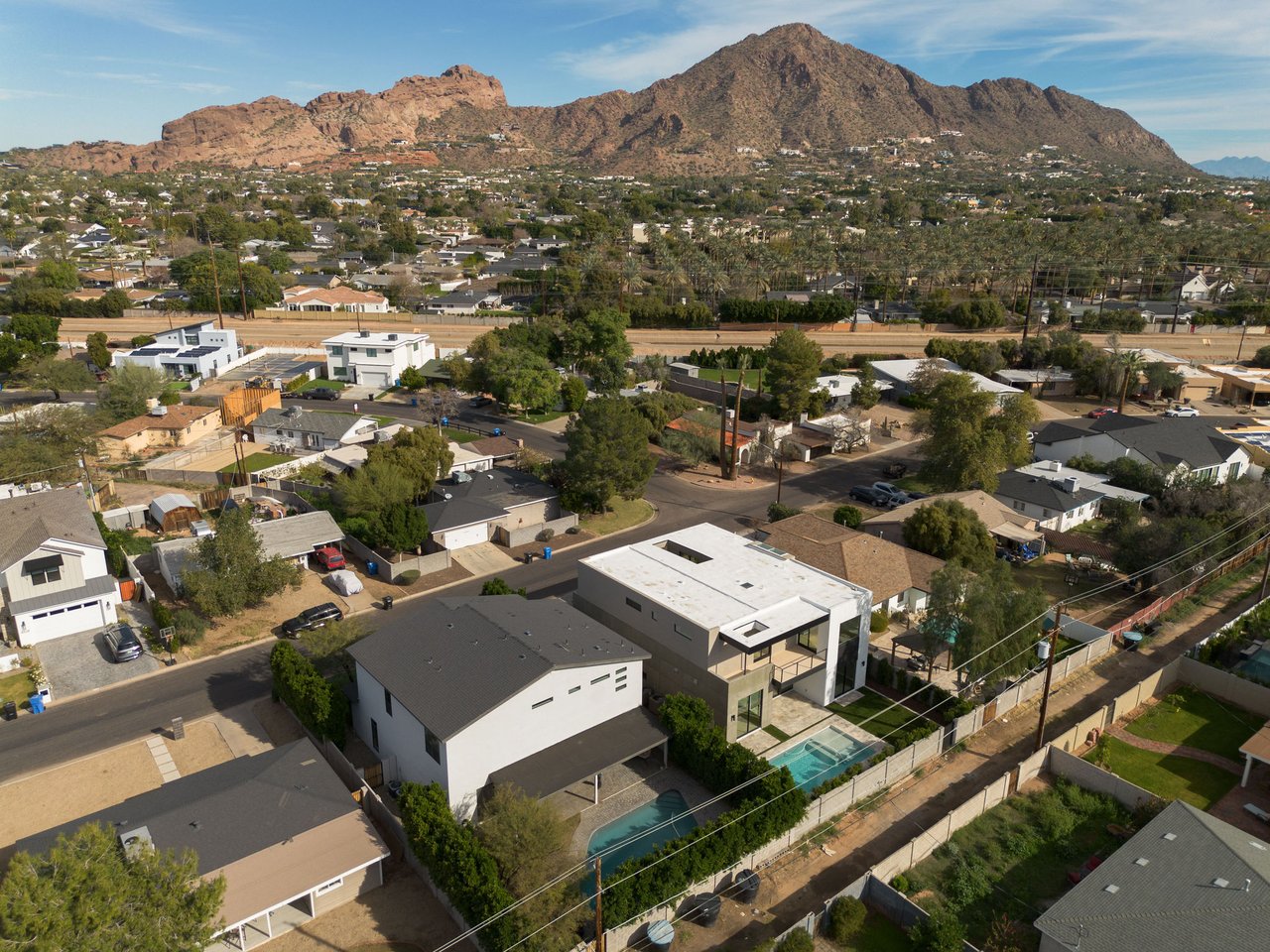 4533 E MONTECITO Avenue