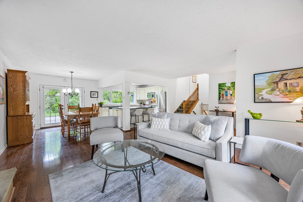 55 Old Church Road, King