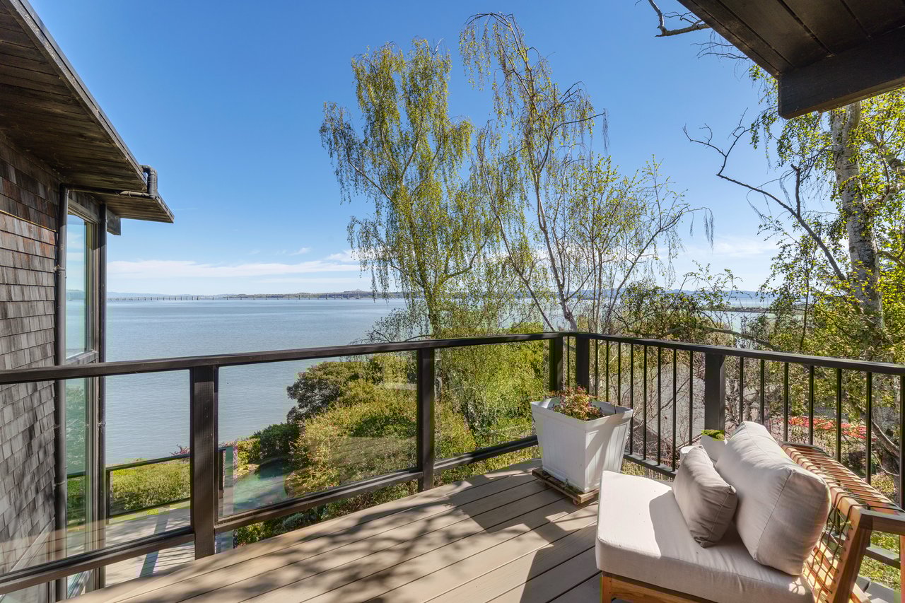 Gated View Residence on the Water