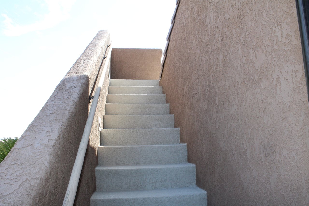 2562 Beverly Glen Dr. 