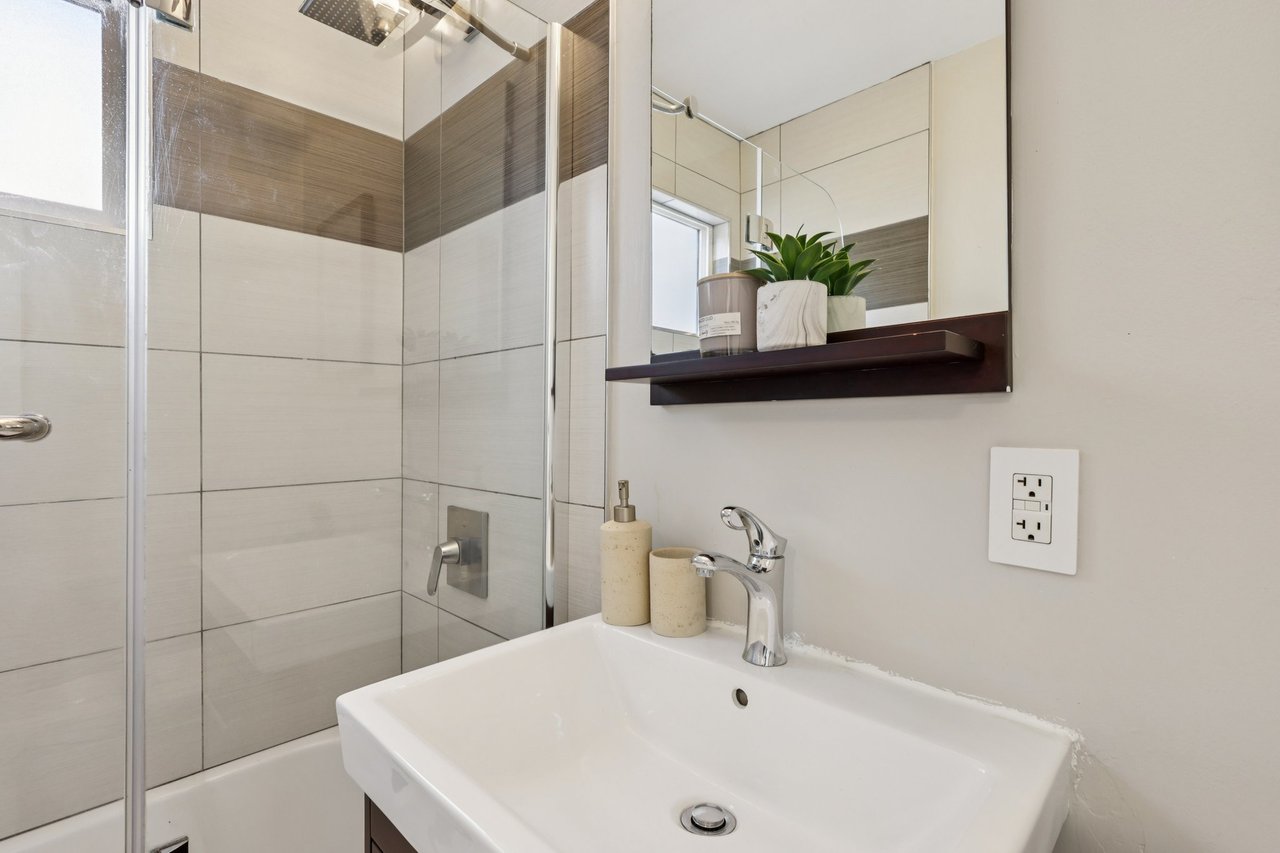 930 Elizabeth St #1