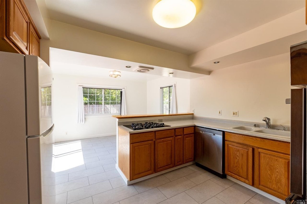 6 Boulevard Ct